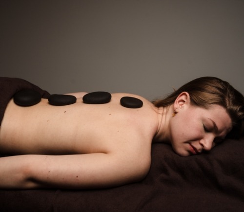 Les voyages 5 massage aux pierres chaudes à Vendôme – voyage à La Réunion