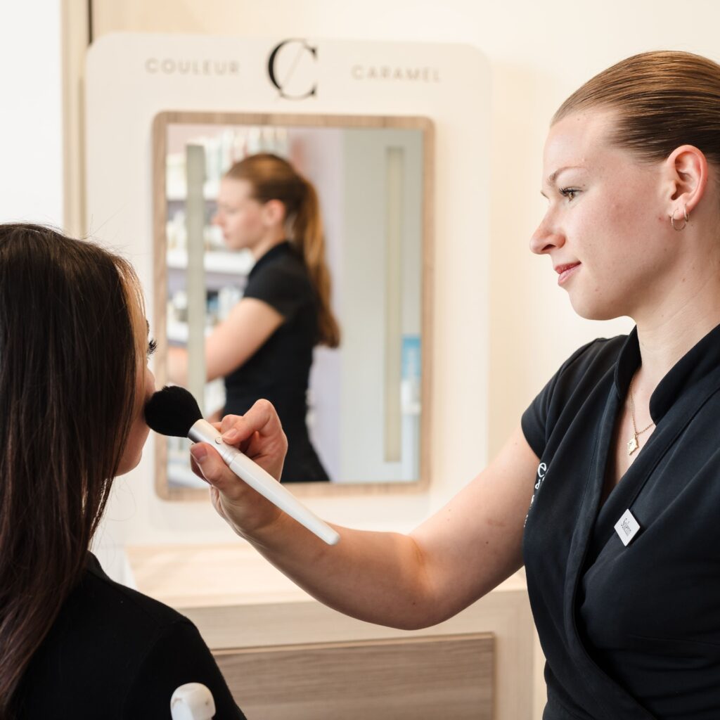 Beauté du regard et maquillage 2 Sublimez votre beauté naturella avec le maquillage professionnel à vendome - Institut Belle et Zen